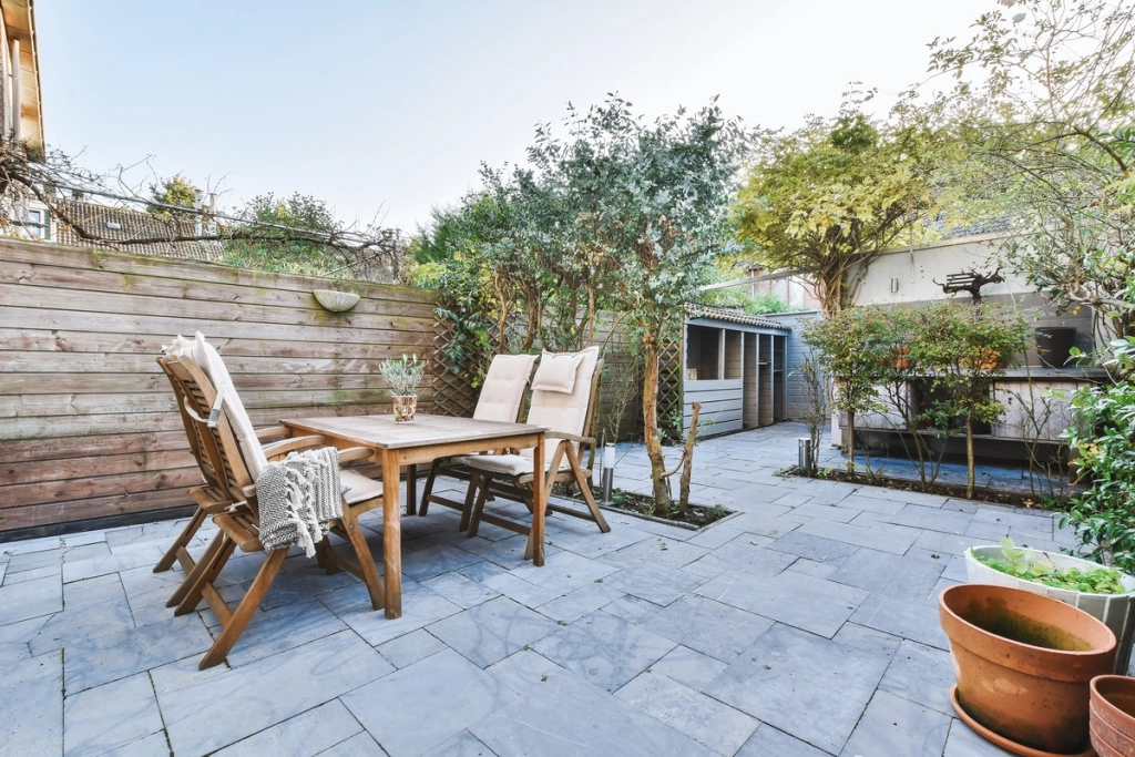 terrasse de jardin avec un bel aménagement extérieur